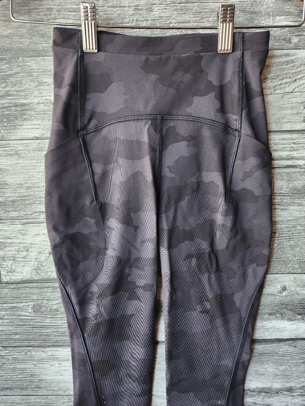 Lululemon Swift Speed High Rise Crop 21" Heritage 365 Camo Deep Coal Size 0 - Picture 2 of 8
